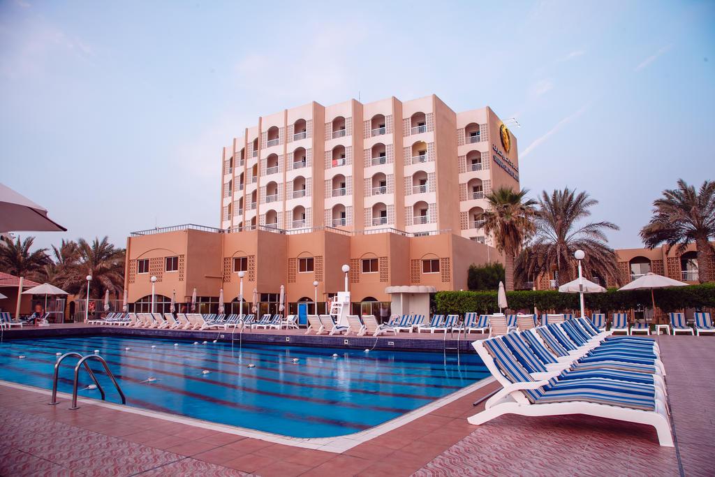 Sharjah Carlton Hotel Exterior photo